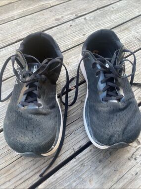 Men's Black Topo Athletic Running Shoes